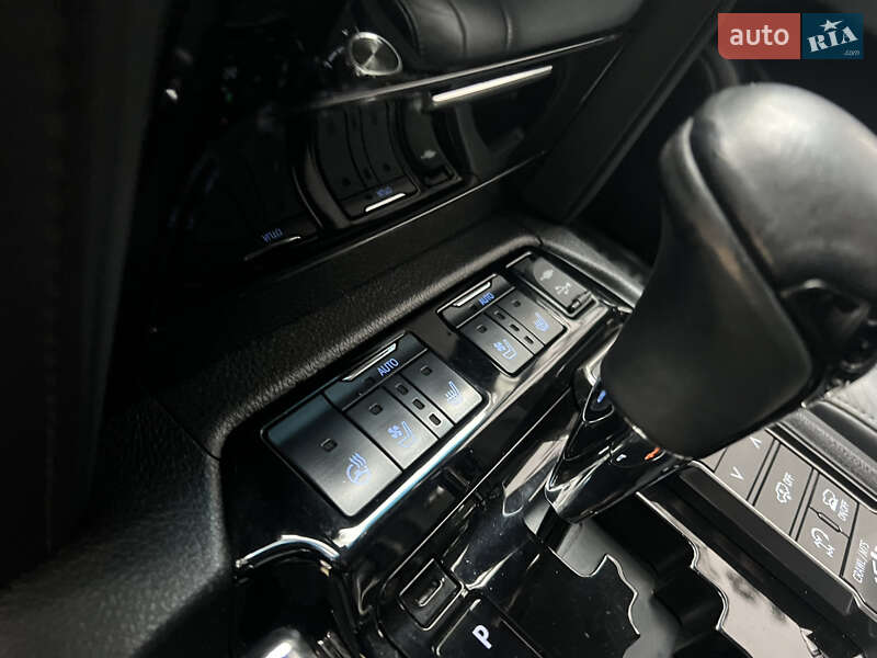 Внедорожник / Кроссовер Toyota Land Cruiser 2015 в Киеве