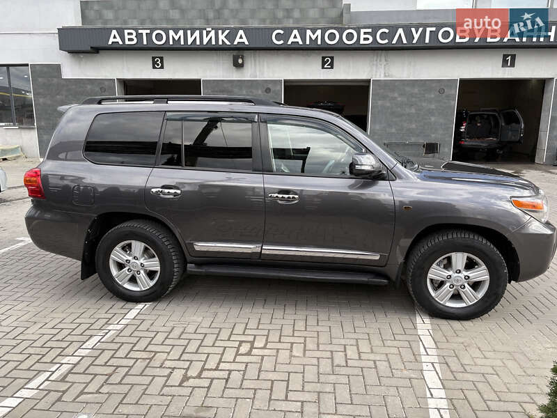 Внедорожник / Кроссовер Toyota Land Cruiser 2012 в Каменец-Подольском