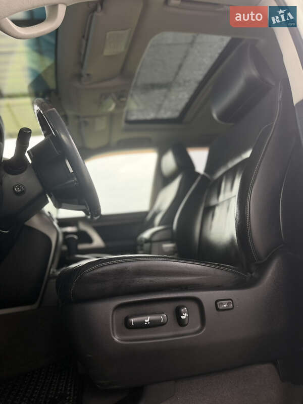 Внедорожник / Кроссовер Toyota Land Cruiser 2012 в Каменец-Подольском
