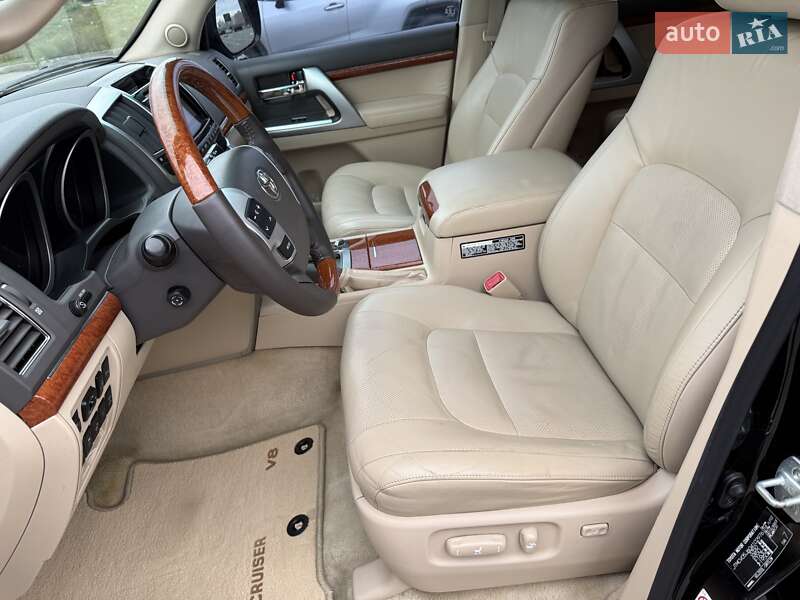 Внедорожник / Кроссовер Toyota Land Cruiser 2013 в Киеве фото 35 Внедорожник / Кроссовер Toyota Land Cruiser 2013 в Киеве