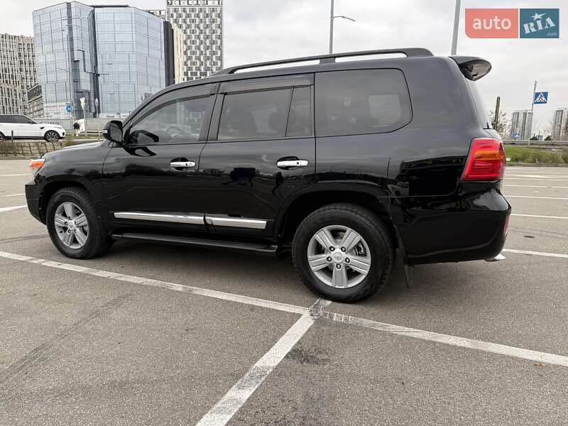Внедорожник / Кроссовер Toyota Land Cruiser 2013 в Киеве фото 8 Внедорожник / Кроссовер Toyota Land Cruiser 2013 в Киеве