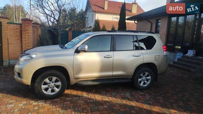 Внедорожник / Кроссовер Toyota Land Cruiser 2013 в Киеве