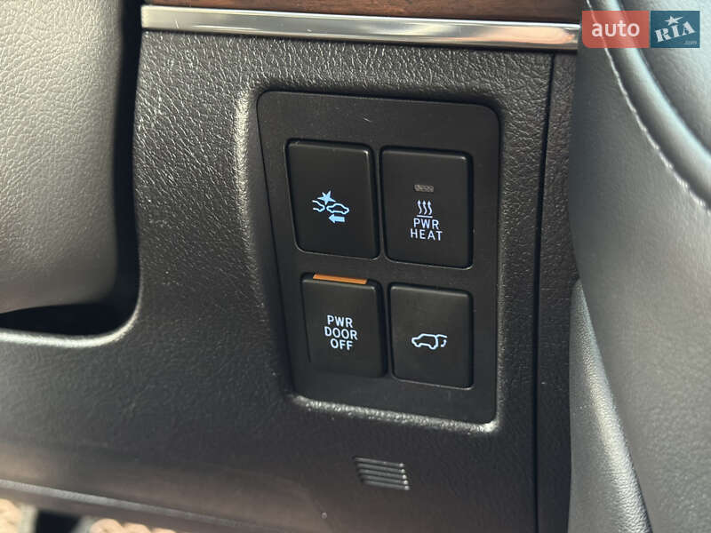 Внедорожник / Кроссовер Toyota Land Cruiser 2017 в Николаеве