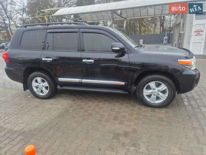 Toyota Land Cruiser 2012