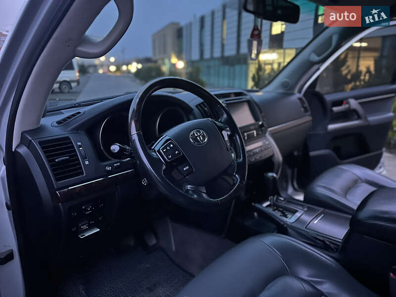 Внедорожник / Кроссовер Toyota Land Cruiser 2008 в Хмельницком