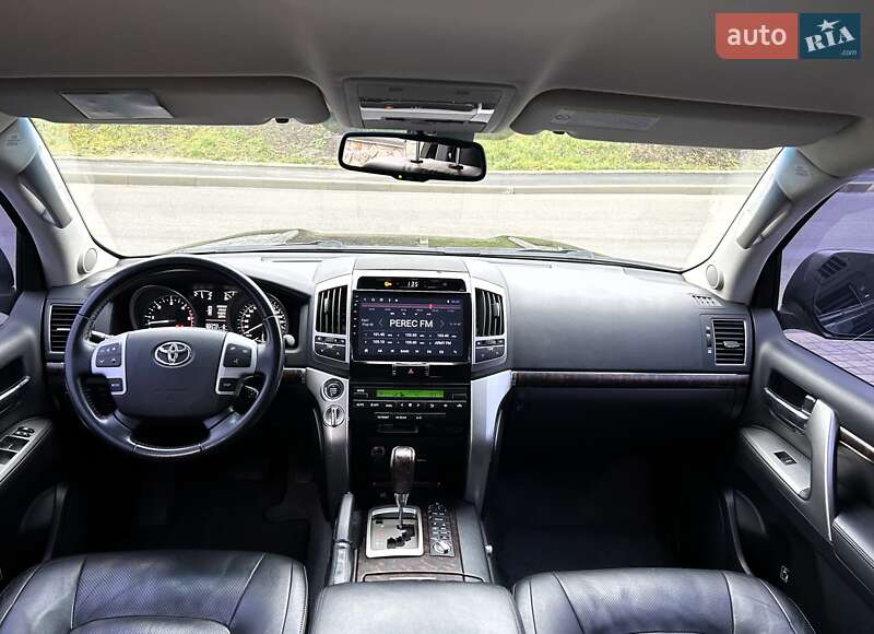 Внедорожник / Кроссовер Toyota Land Cruiser 2012 в Киеве фото 31 Внедорожник / Кроссовер Toyota Land Cruiser 2012 в Киеве