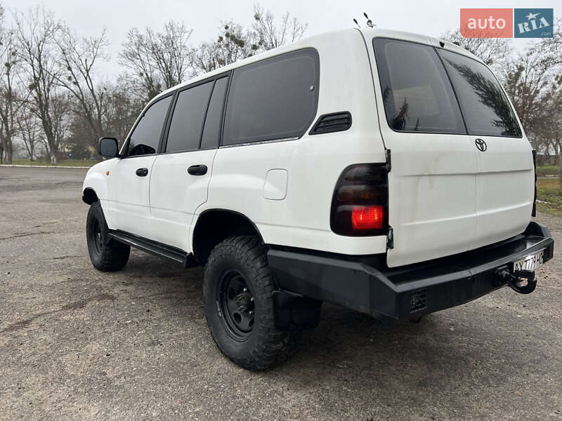 Внедорожник / Кроссовер Toyota Land Cruiser 1998 в Чугуеве