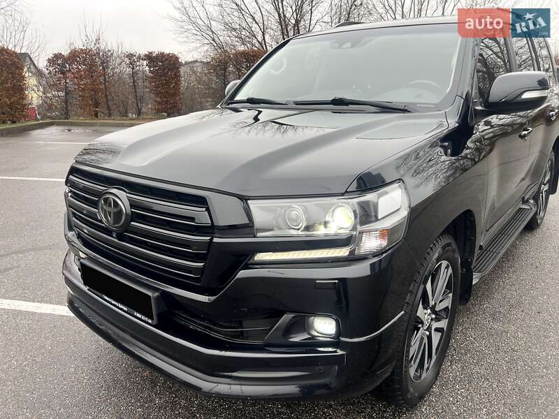 Внедорожник / Кроссовер Toyota Land Cruiser 2018 в Киеве фото 8 Внедорожник / Кроссовер Toyota Land Cruiser 2018 в Киеве