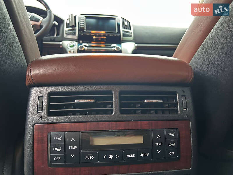 Позашляховик / Кросовер Toyota Land Cruiser 2014 в Чернівцях