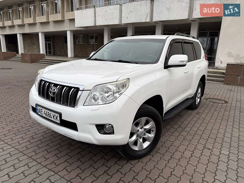 Toyota Land Cruiser 2011