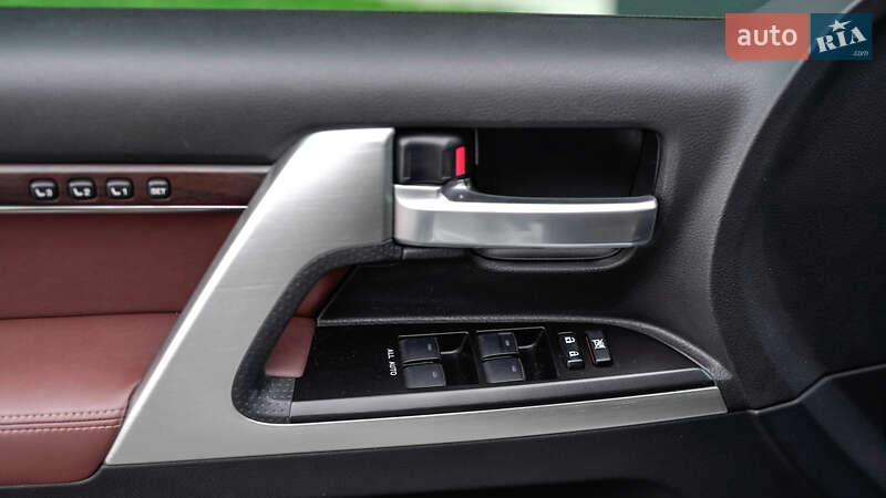 Внедорожник / Кроссовер Toyota Land Cruiser 2016 в Львове фото 20 Внедорожник / Кроссовер Toyota Land Cruiser 2016 в Львове