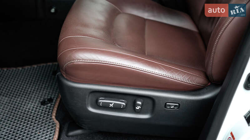 Внедорожник / Кроссовер Toyota Land Cruiser 2016 в Львове фото 24 Внедорожник / Кроссовер Toyota Land Cruiser 2016 в Львове