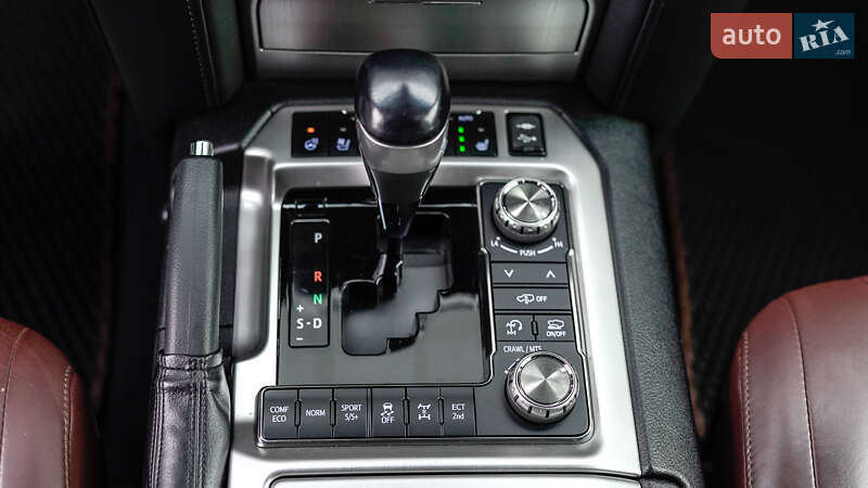 Внедорожник / Кроссовер Toyota Land Cruiser 2016 в Львове фото 43 Внедорожник / Кроссовер Toyota Land Cruiser 2016 в Львове