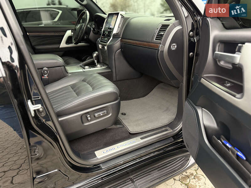 Внедорожник / Кроссовер Toyota Land Cruiser 2020 в Черновцах фото 12 Внедорожник / Кроссовер Toyota Land Cruiser 2020 в Черновцах