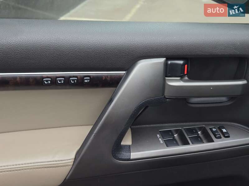 Позашляховик / Кросовер Toyota Land Cruiser 2008 в Києві