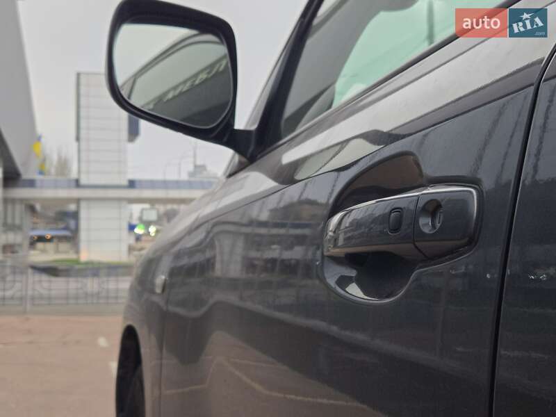 Позашляховик / Кросовер Toyota Land Cruiser 2008 в Києві