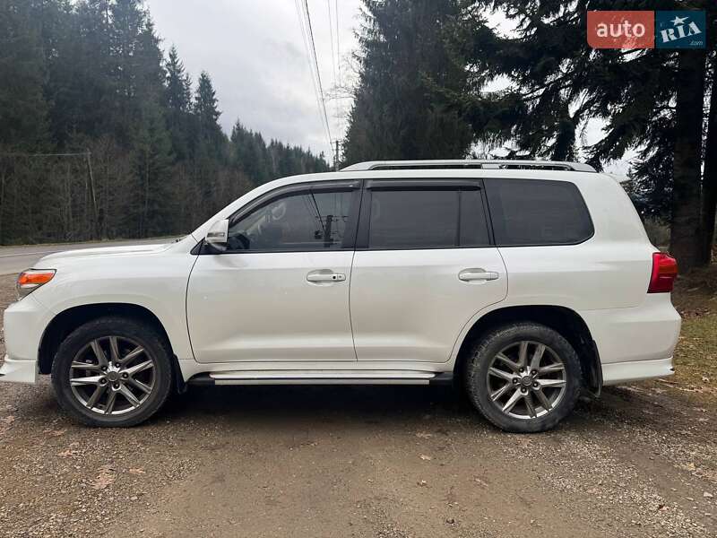 Позашляховик / Кросовер Toyota Land Cruiser 2013 в Яремчі фото 4 Позашляховик / Кросовер Toyota Land Cruiser 2013 в Яремчі