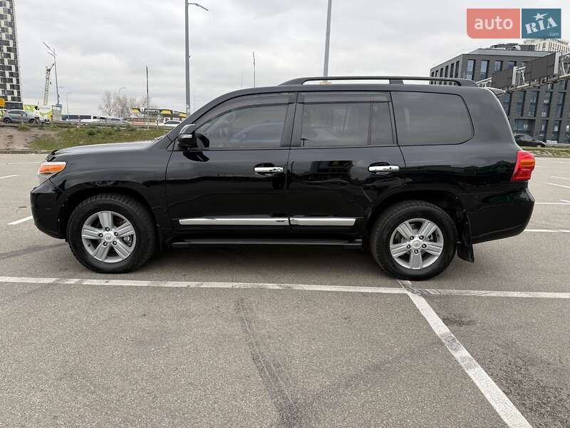 Позашляховик / Кросовер Toyota Land Cruiser 2013 в Києві