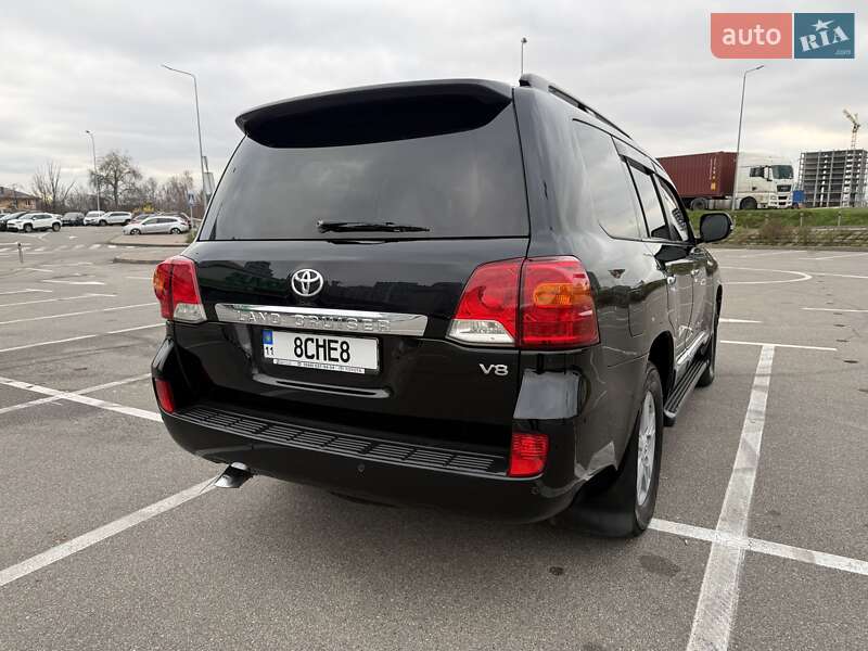 Позашляховик / Кросовер Toyota Land Cruiser 2013 в Києві