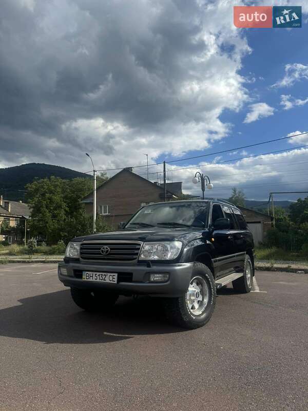 Внедорожник / Кроссовер Toyota Land Cruiser 1998 в Тячеве
