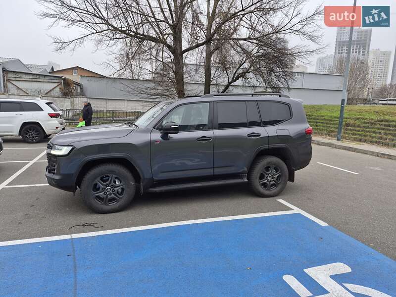 Внедорожник / Кроссовер Toyota Land Cruiser 2023 в Киеве