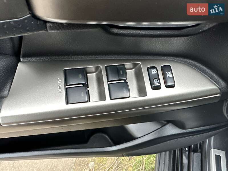 Позашляховик / Кросовер Toyota Land Cruiser 2011 в Одесі