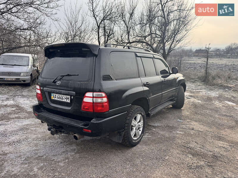 Внедорожник / Кроссовер Toyota Land Cruiser 2004 в Киеве