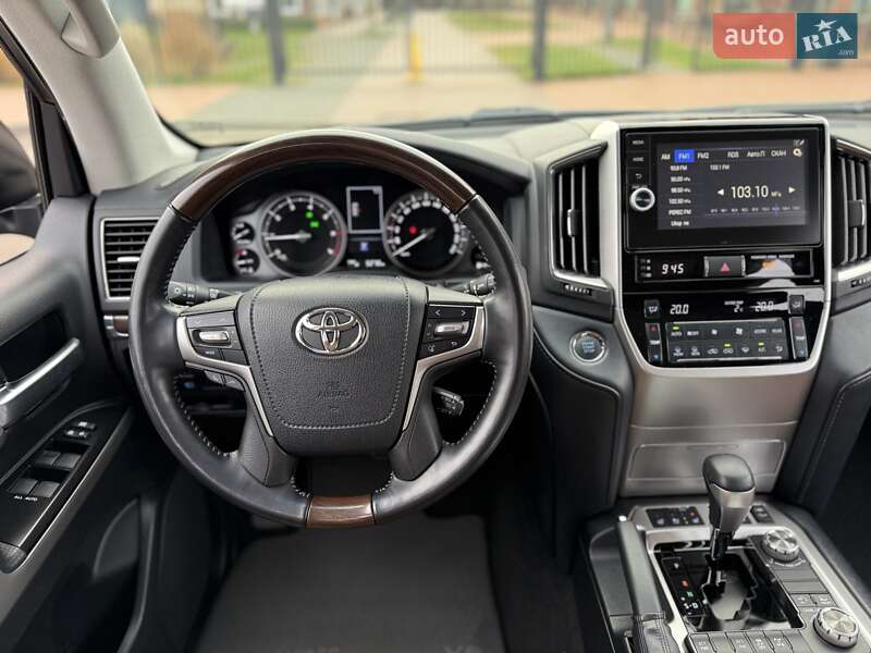 Внедорожник / Кроссовер Toyota Land Cruiser 2020 в Киеве
