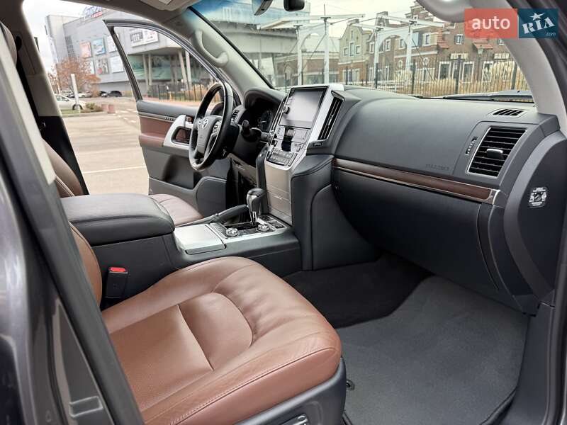 Внедорожник / Кроссовер Toyota Land Cruiser 2020 в Киеве