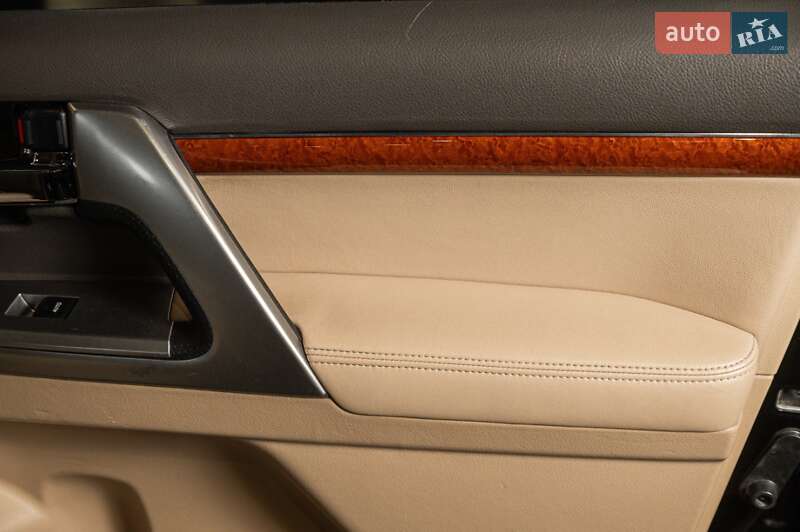 Позашляховик / Кросовер Toyota Land Cruiser 2012 в Одесі фото 64 Позашляховик / Кросовер Toyota Land Cruiser 2012 в Одесі