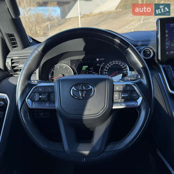 Внедорожник / Кроссовер Toyota Land Cruiser 2023 в Киеве