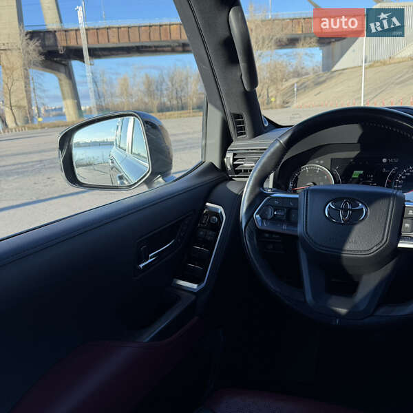 Внедорожник / Кроссовер Toyota Land Cruiser 2023 в Киеве