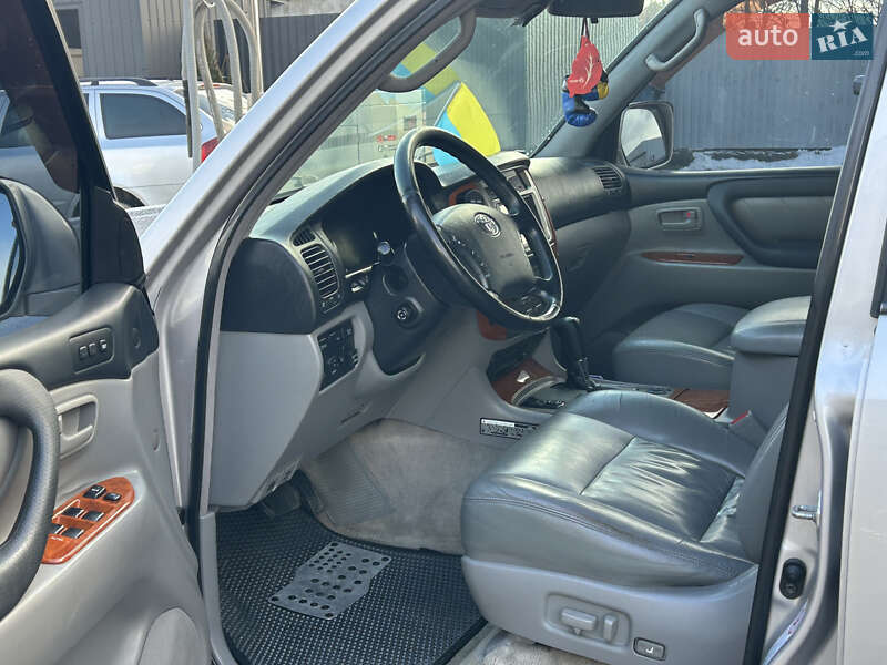 Внедорожник / Кроссовер Toyota Land Cruiser 2003 в Мукачево