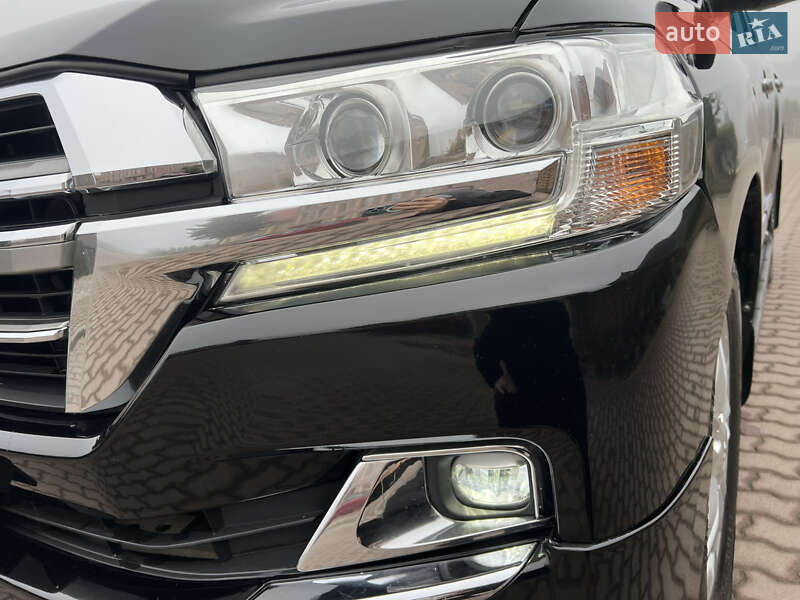 Внедорожник / Кроссовер Toyota Land Cruiser 2007 в Черновцах