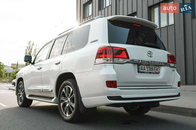 Toyota Land Cruiser 2020