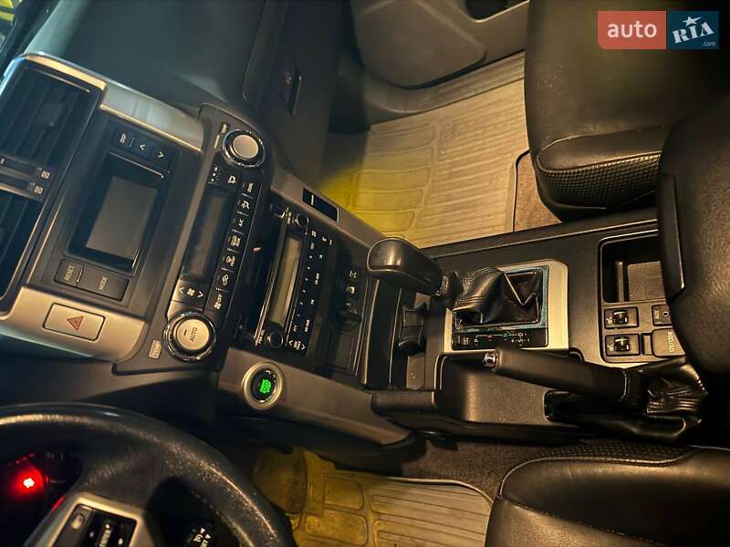 Внедорожник / Кроссовер Toyota Land Cruiser 2011 в Киеве