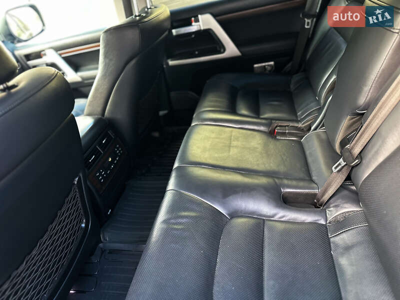 Внедорожник / Кроссовер Toyota Land Cruiser 2017 в Харькове фото 4 Внедорожник / Кроссовер Toyota Land Cruiser 2017 в Харькове