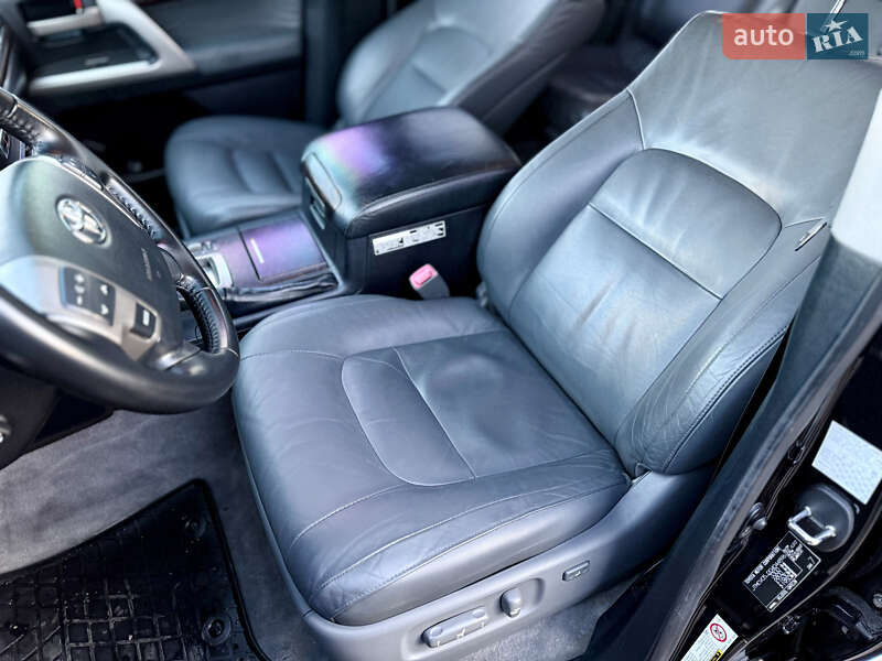 Позашляховик / Кросовер Toyota Land Cruiser 2010 в Києві фото 11 Позашляховик / Кросовер Toyota Land Cruiser 2010 в Києві