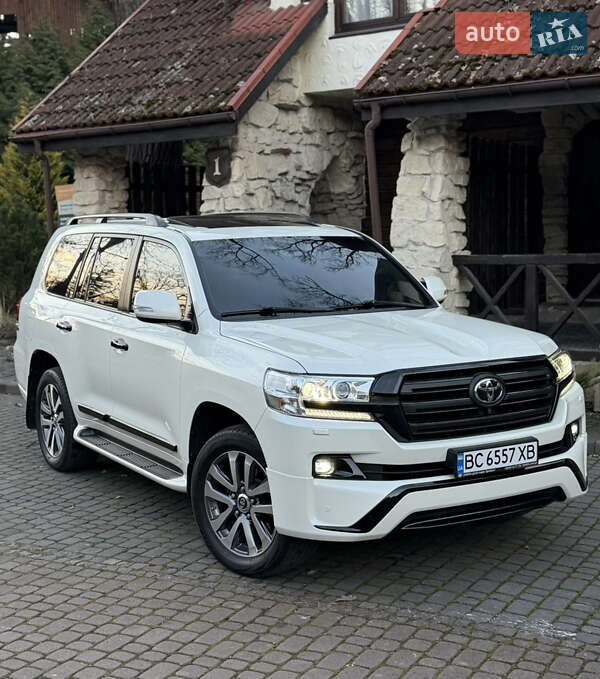 Внедорожник / Кроссовер Toyota Land Cruiser 2016 в Львове фото 26 Внедорожник / Кроссовер Toyota Land Cruiser 2016 в Львове