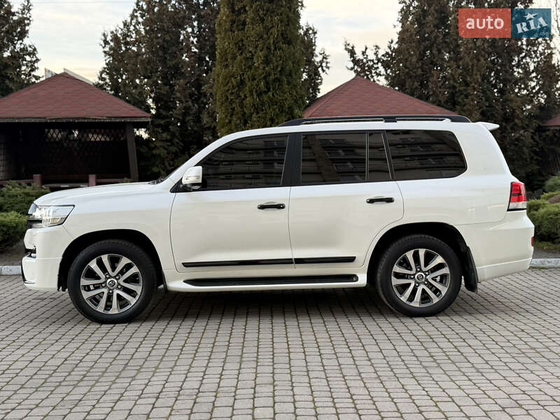 Внедорожник / Кроссовер Toyota Land Cruiser 2016 в Львове фото 33 Внедорожник / Кроссовер Toyota Land Cruiser 2016 в Львове