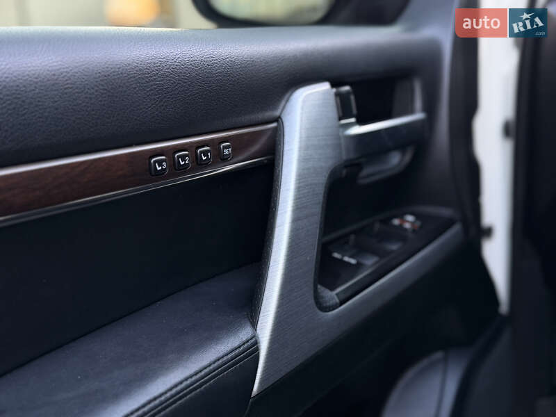 Внедорожник / Кроссовер Toyota Land Cruiser 2016 в Львове фото 50 Внедорожник / Кроссовер Toyota Land Cruiser 2016 в Львове