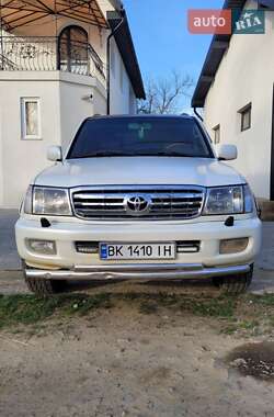 Внедорожник / Кроссовер Toyota Land Cruiser 2001 в Перегинском