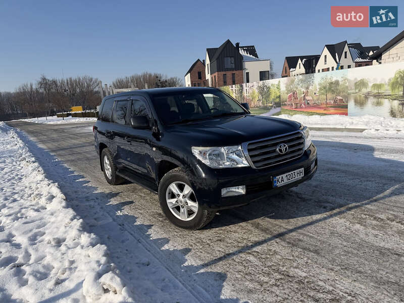 Toyota Land Cruiser 2010