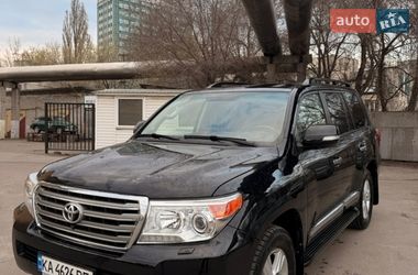 Позашляховик / Кросовер Toyota Land Cruiser 2013 в Києві