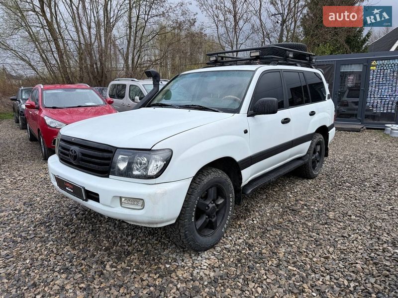 Toyota Land Cruiser 2004