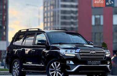 Позашляховик / Кросовер Toyota Land Cruiser 2017 в Києві
