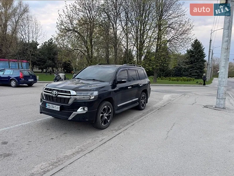 Toyota Land Cruiser 2011