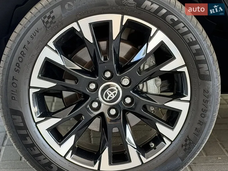 Toyota Land Cruiser 2021 VIN JTMAAABJ504007340 фото оголошення 13 з 87
