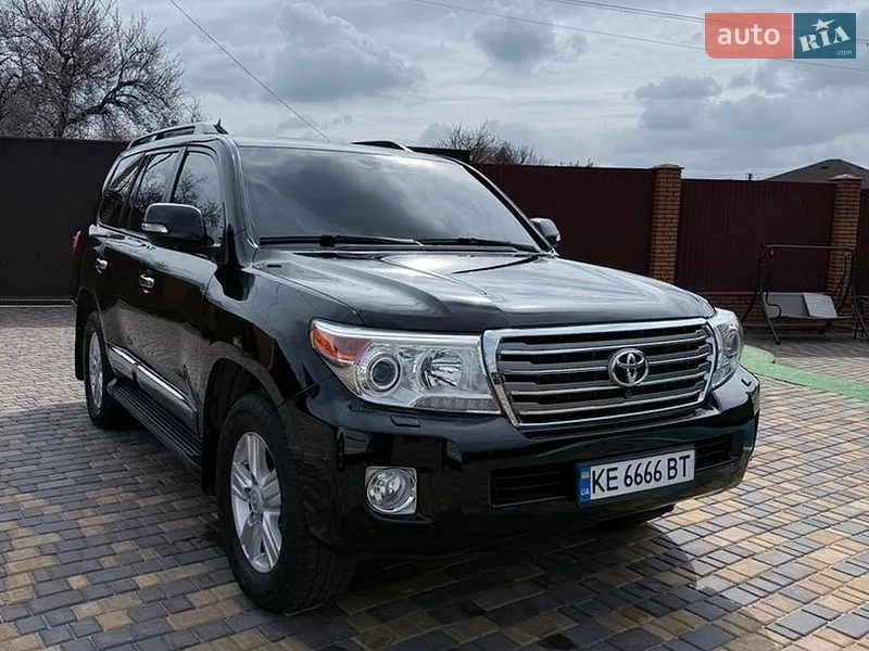 Toyota Land Cruiser 2013