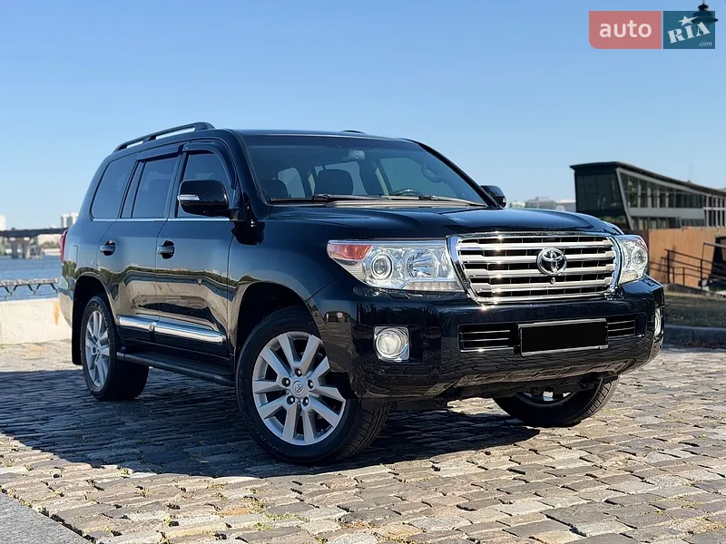 Toyota Land Cruiser 2013